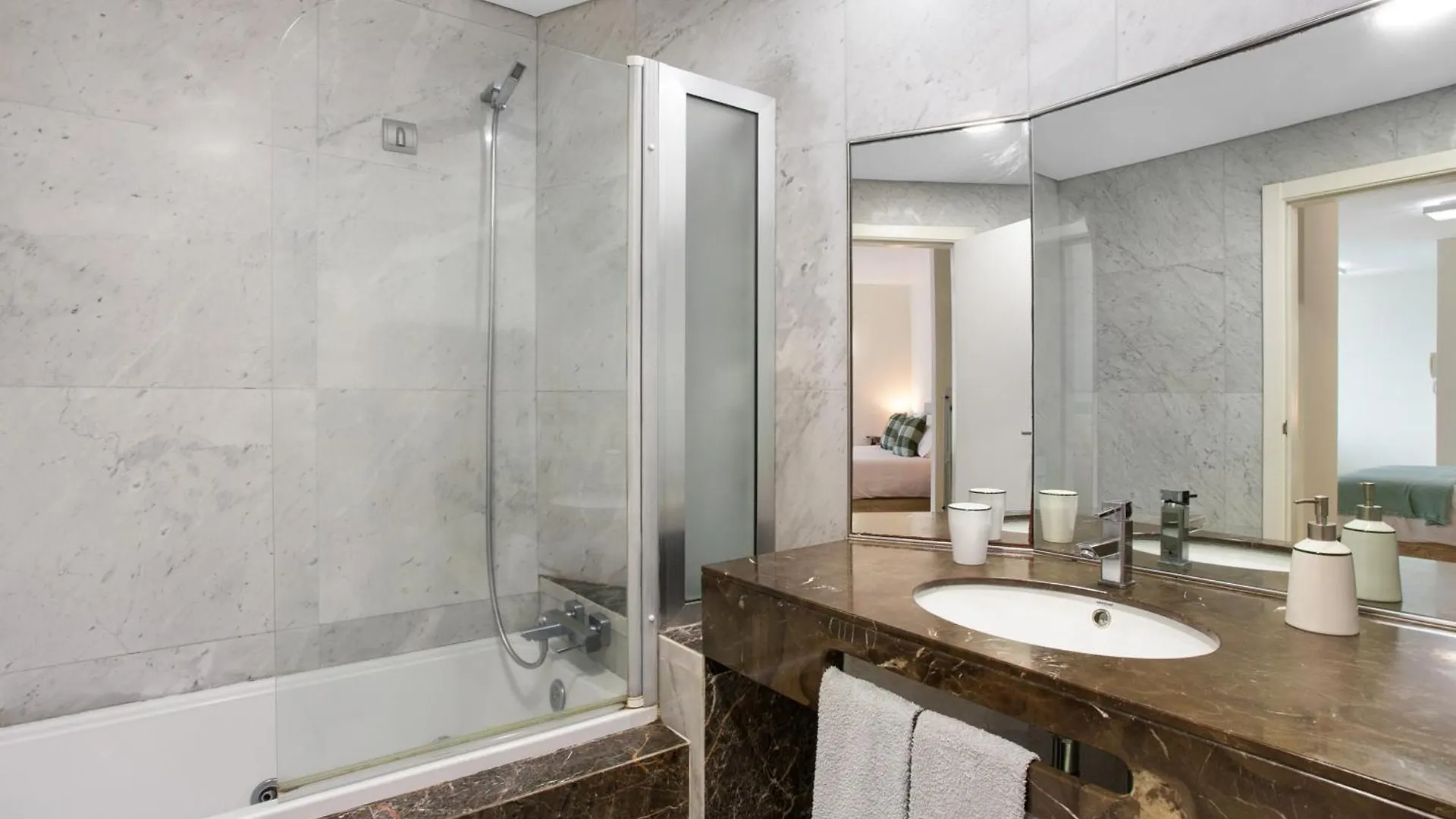 Forum T0 Plus Funchal  Appartement